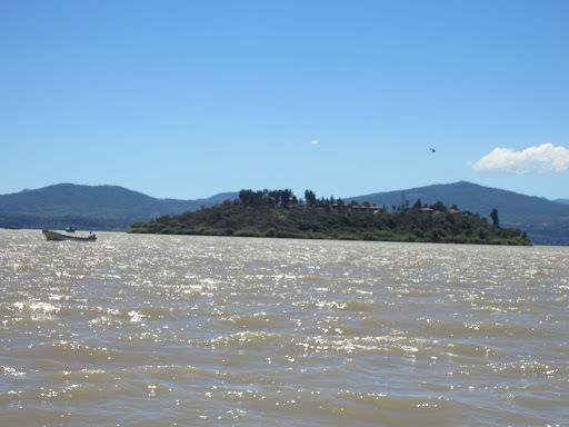Photo of Lago de Patzcuaro/Lake Patzcuaro 11/43 by Dianne
