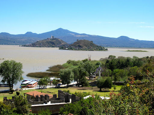 Photo of Lago de Patzcuaro/Lake Patzcuaro 16/43 by Dianne