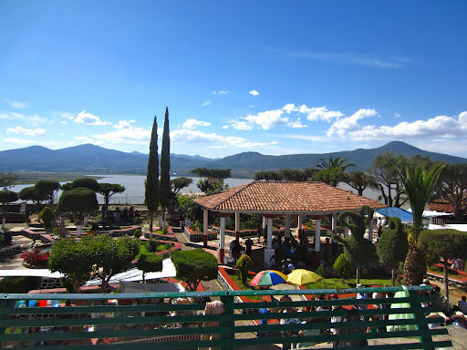 Photo of Lago de Patzcuaro/Lake Patzcuaro 31/43 by Dianne