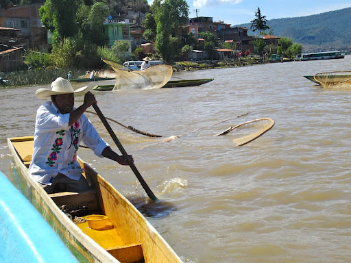 Photo of Lago de Patzcuaro/Lake Patzcuaro 37/43 by Dianne