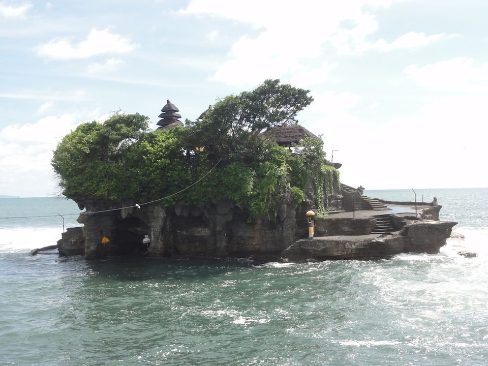 Photo of Tanah Lot Temple, Tabanan, Indonesia by Ian Reide