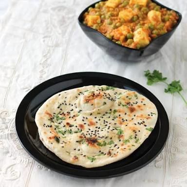 Photo of Type of Indian Breads to taste in India 5/11 by Backpack With Radhika(radnara .wordpress.Com)