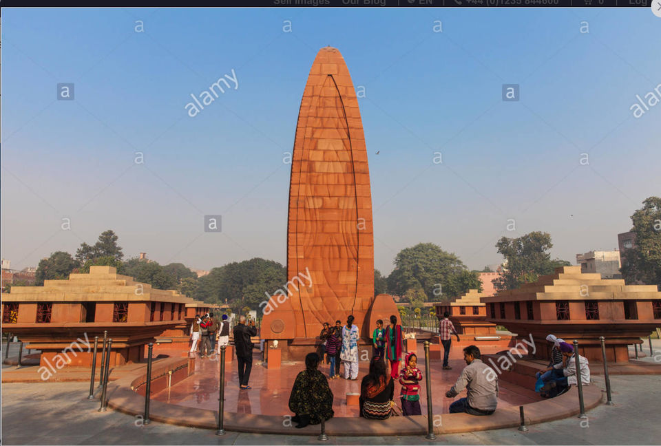 Photo of FAMOUS HISTORICAL PLACES TO SEE IN INDIA 1/10 by Radhika Narasimhan