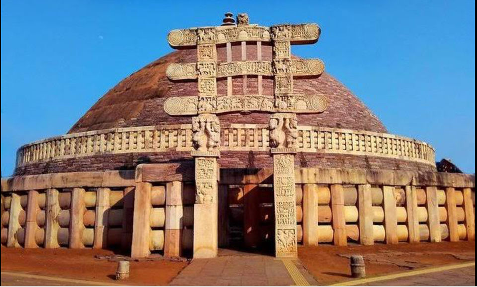 Photo of FAMOUS HISTORICAL PLACES TO SEE IN INDIA 7/10 by Radhika Narasimhan