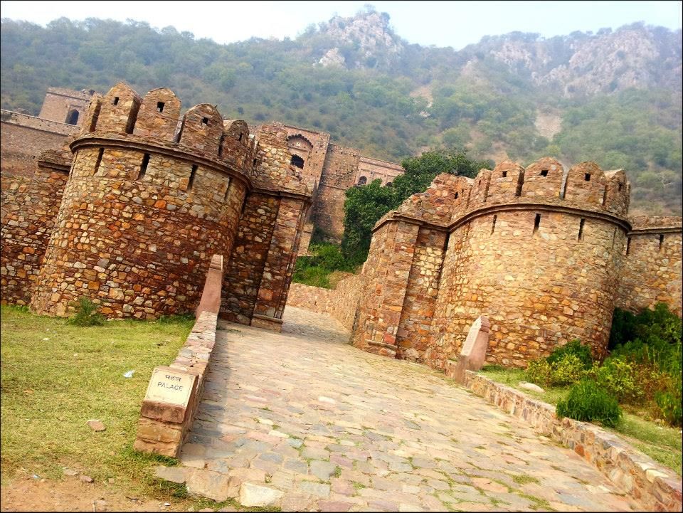 Photo of Bhangarh Fort, Bhangarh, Rajasthan, India by Rahul Arora