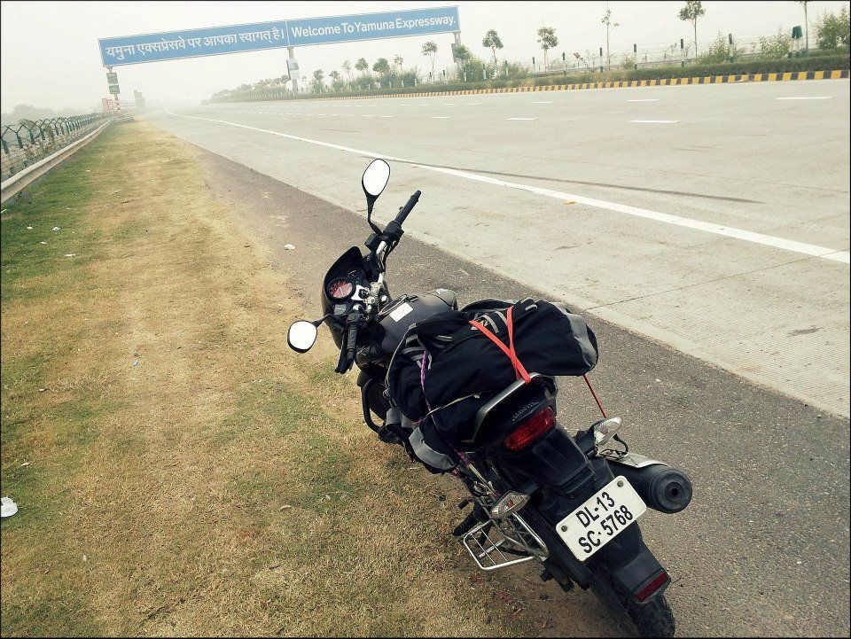 Photo of Yamuna Expressway, Chi V, Greater Noida, Uttar Pradesh, India by Rahul Arora