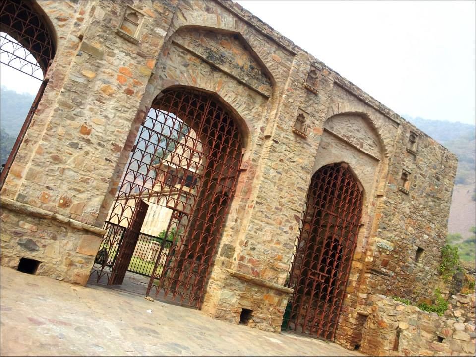 Photo of Bhangarh Fort, Bhangarh, Rajasthan, India by Rahul Arora