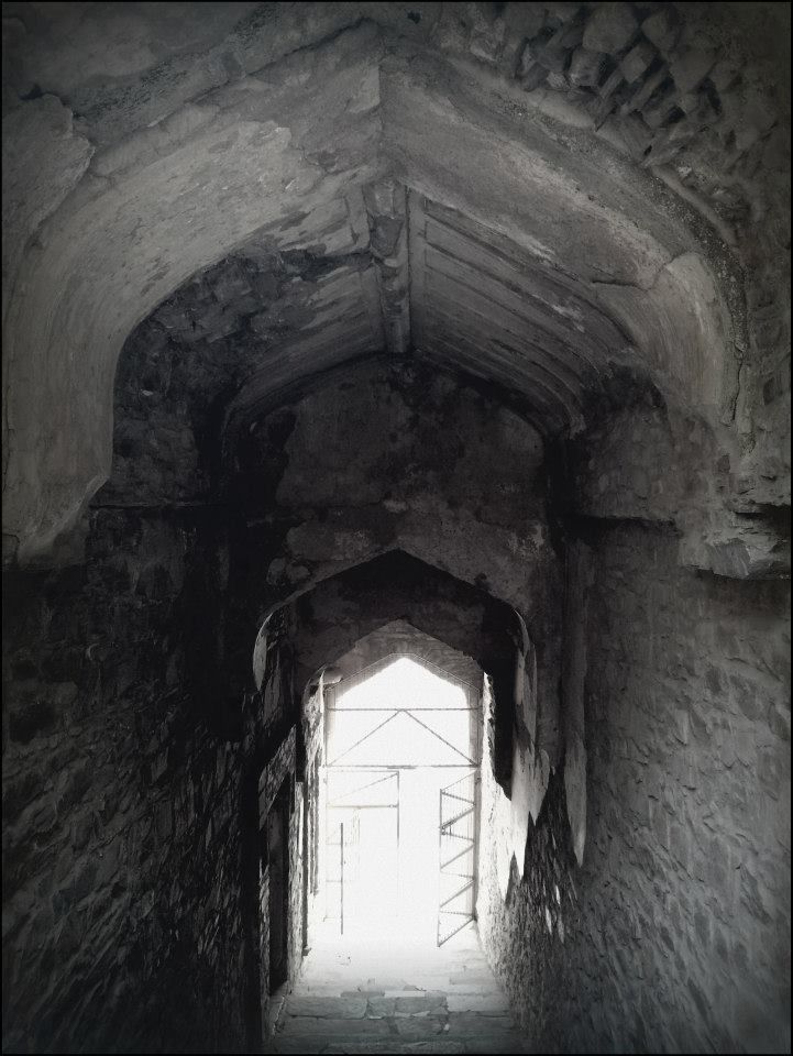 Photo of Bhangarh Fort, Bhangarh, Rajasthan, India by Rahul Arora