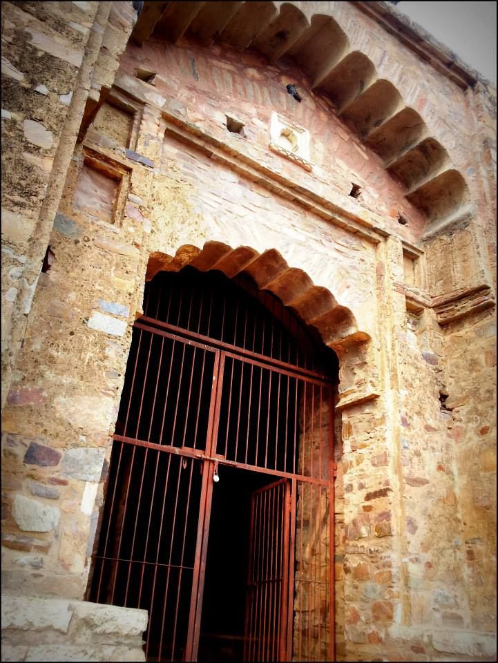 Photo of Bhangarh Fort, Bhangarh, Rajasthan, India by Rahul Arora