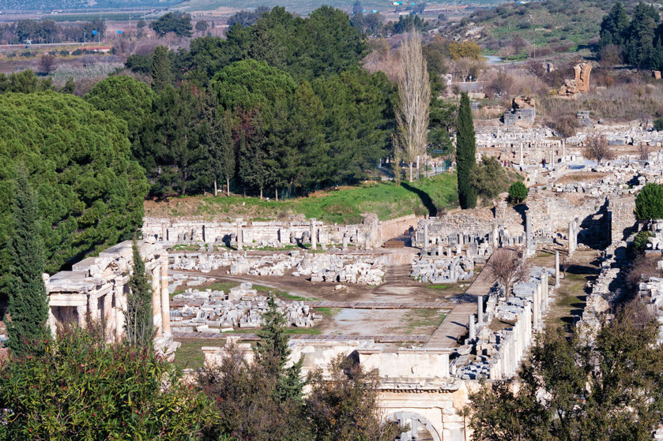 Photo of Ephesus – More than the Library of Celsus 7/10 by Calli & Travis