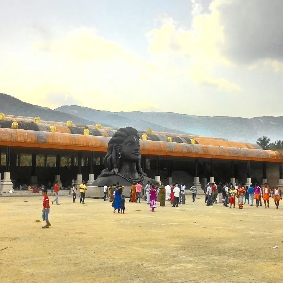 Photo of Isha Yoga Center Road, Booluvampatti, Tamil Nadu, India by Vinay Kr