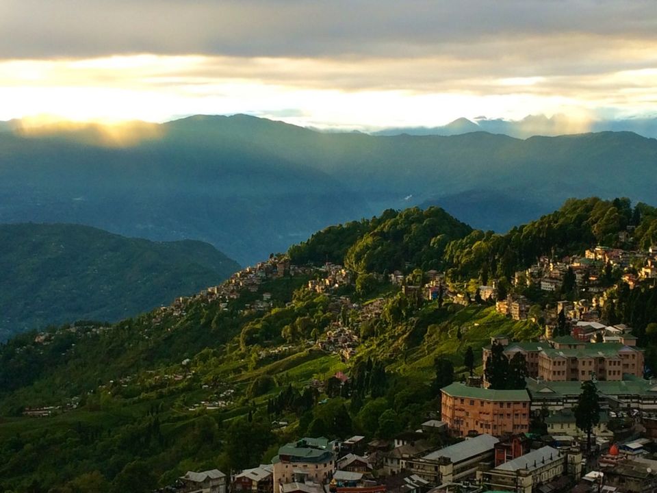 Photo of Darjeeling, West Bengal, India by Lavi