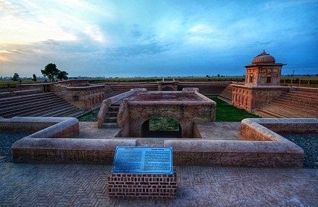 Photo of Pul Kanjari Road, Mode, Punjab, India by Swati Jain