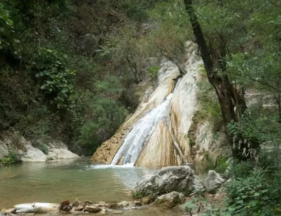 Photo of Neergarh Waterfall Road, Rishikesh, Uttarakhand, India by Swati Jain