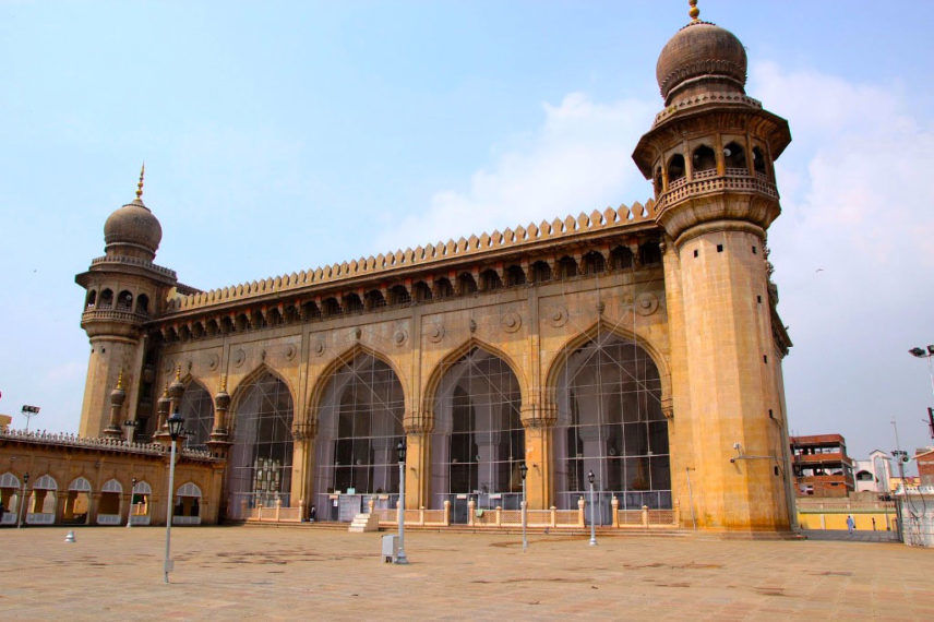Photo of Mecca Masjid, Charminar, Ghansi Bazaar, Hyderabad, Telangana, India by Swati Jain