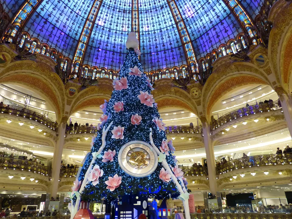 Photo of Galeries Lafayette, Paris, France by Stefania