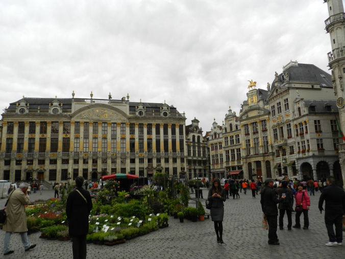 Photo of Clinking Glasses: Having Beer In Brussels, Belgium 4/6 by Ashley & Alex