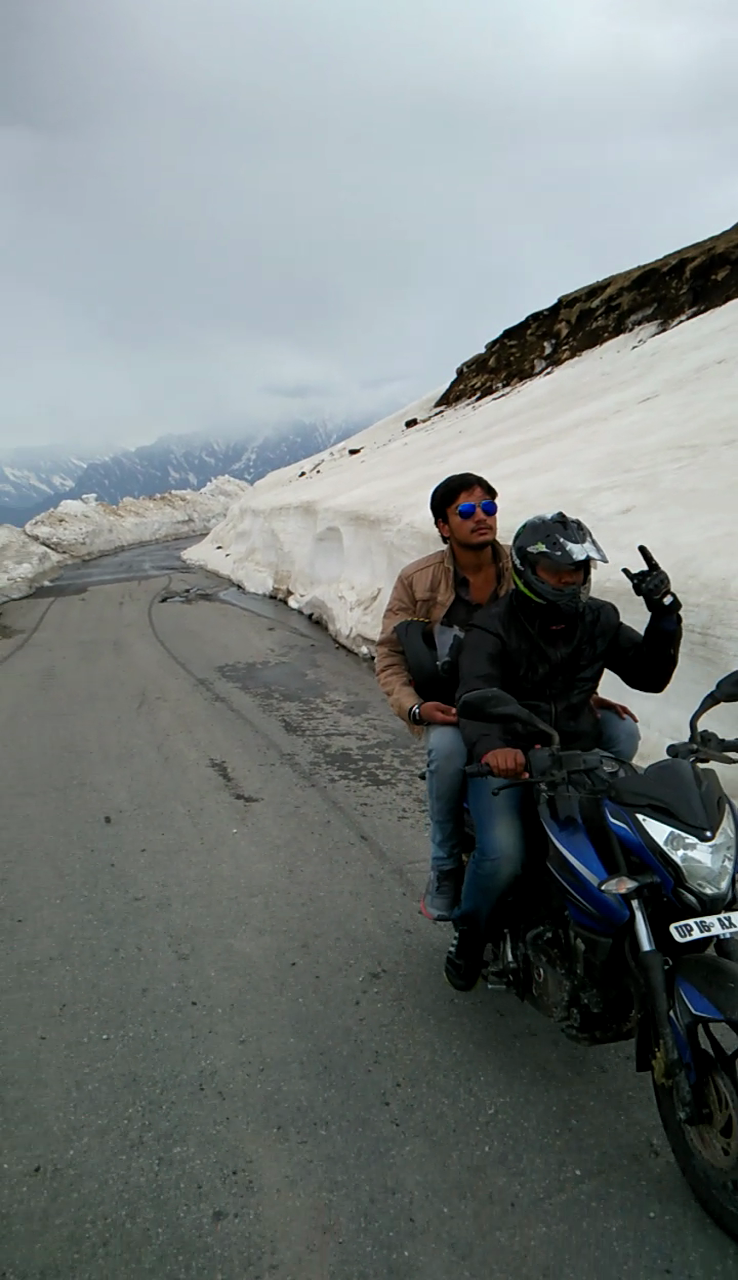 Photo of Manali, Himachal Pradesh, India by Utkarsh verma