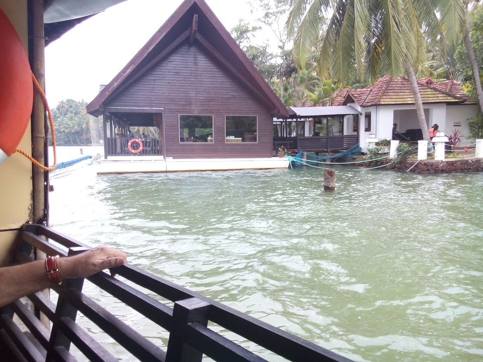 Photo of Back at the waters - Ashtamudi, Kerala by Tazeen Qureshi