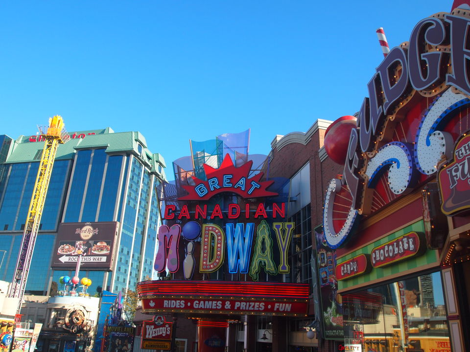 Photo of Clifton Hill Niagara Falls, Niagara Falls, Canada by Rachel Patterson