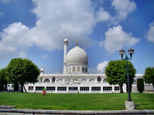 Photo of Hazratbal Rd by Siddharth Kajaria