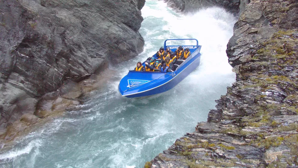 Photo of Shotover River, Otago, New Zealand by Sarita Nayak