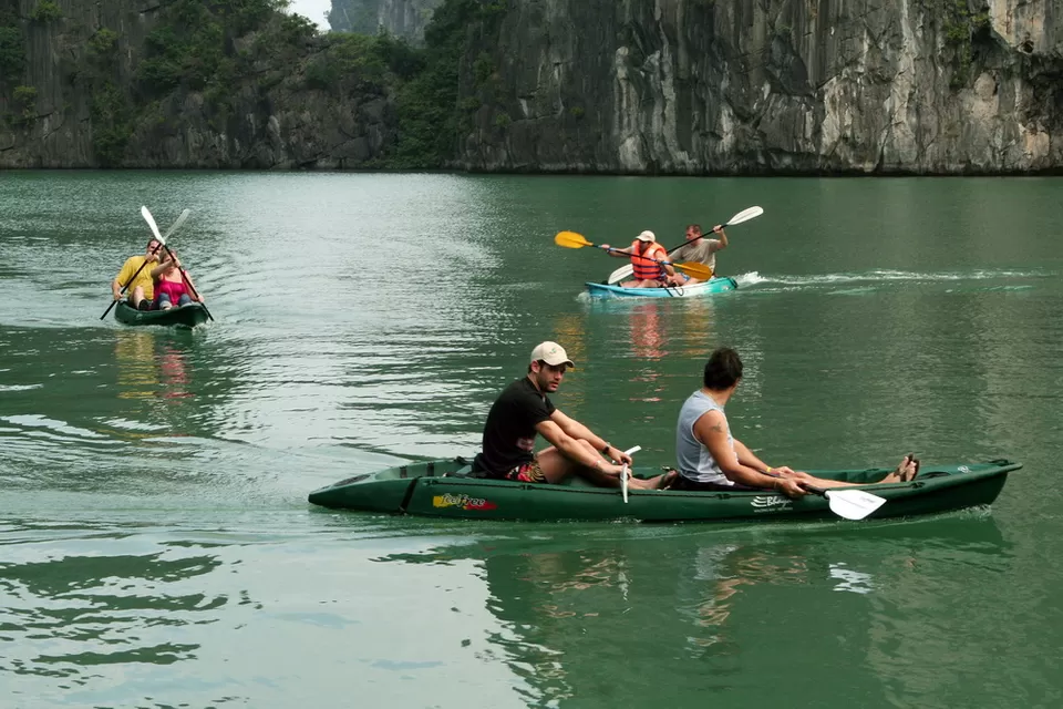 Photo of Ha Long Bay, Quảng Ninh, Việt Nam by HGH Travel