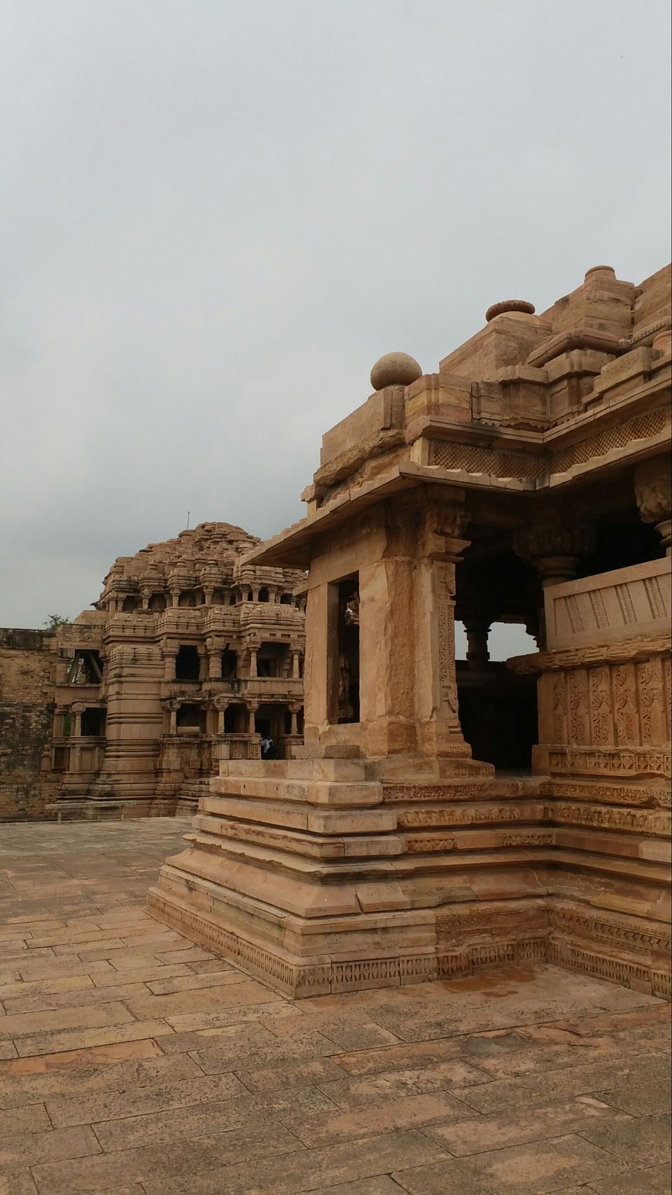 Photo of Sas Bahu Temple, Gwalior Fort, Gwalior, Madhya Pradesh, India by Abhishek Khamari