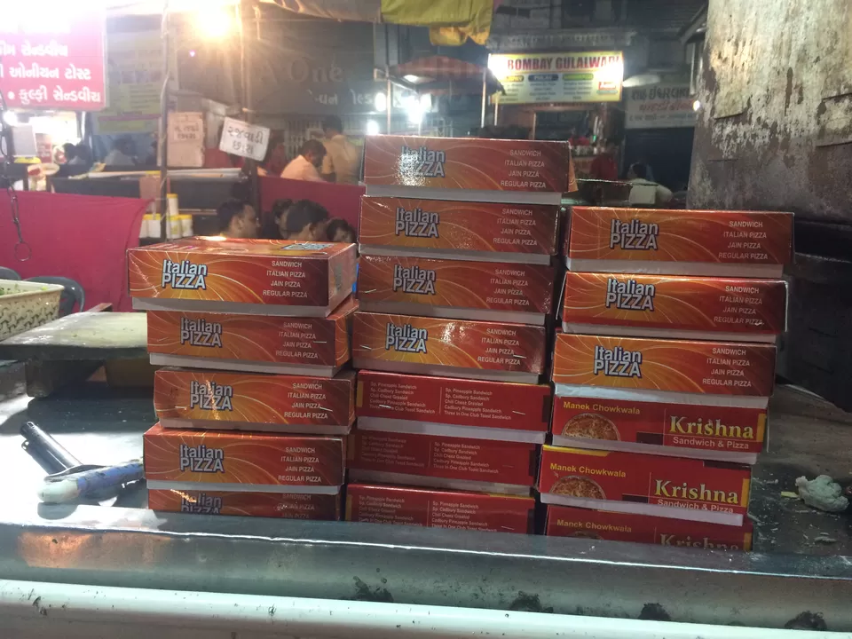 Photo of Manek Chowk Market, Khadia, Ahmedabad, Gujarat, India by Frodo of Shire