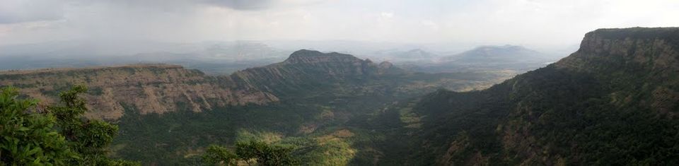 Photo of Alexander Point, Alexander Point Trail, Matheran, Maharashtra, India by Ankita Misra