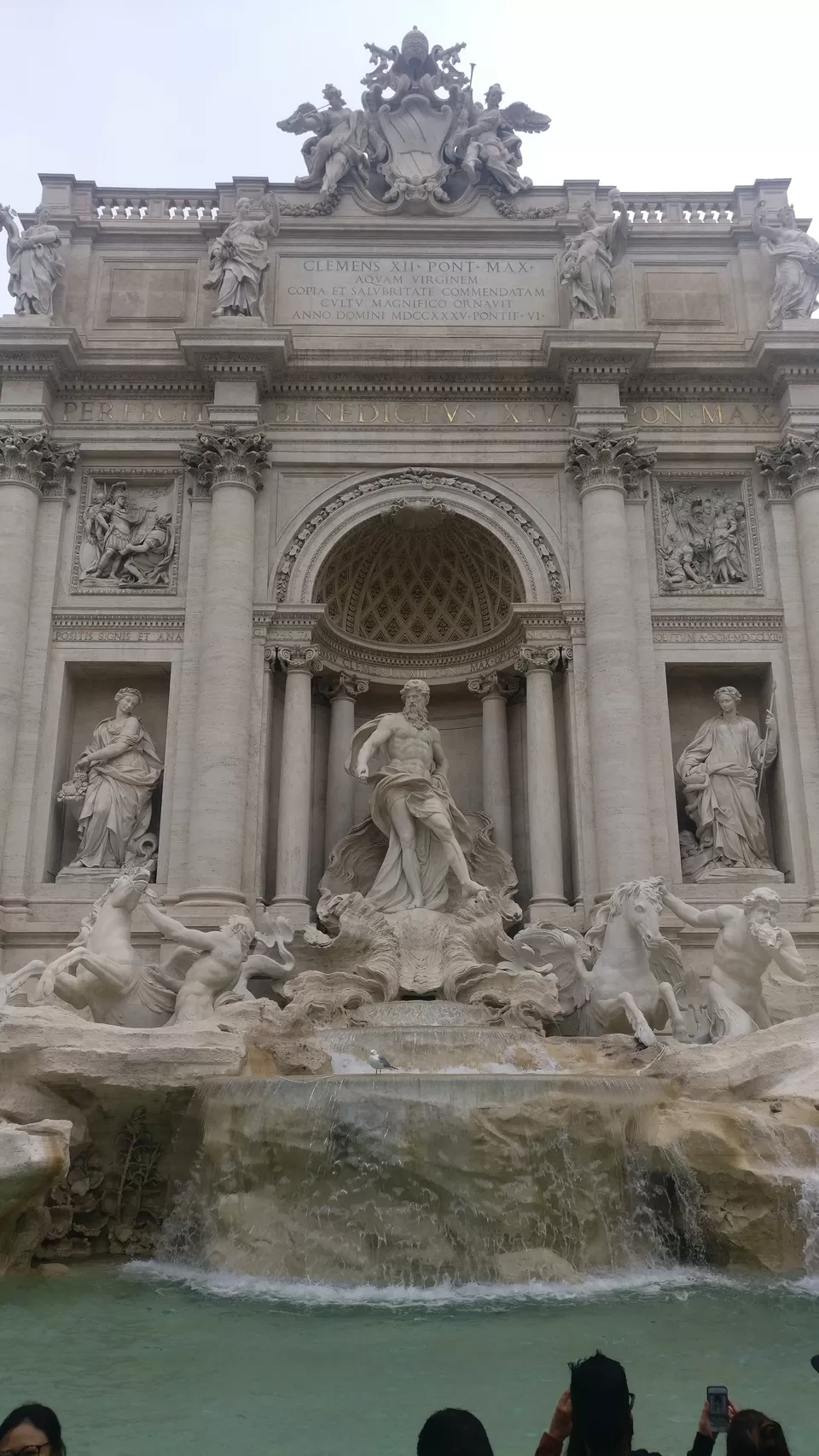 Photo of Trevi-fontænen, Piazza di Trevi, Rome, Metropolitan City of Rome, Italy by Akshi Kathait