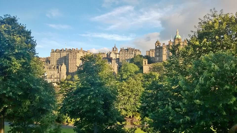 Photo of Edinburgh, United Kingdom by Riddhi Jain