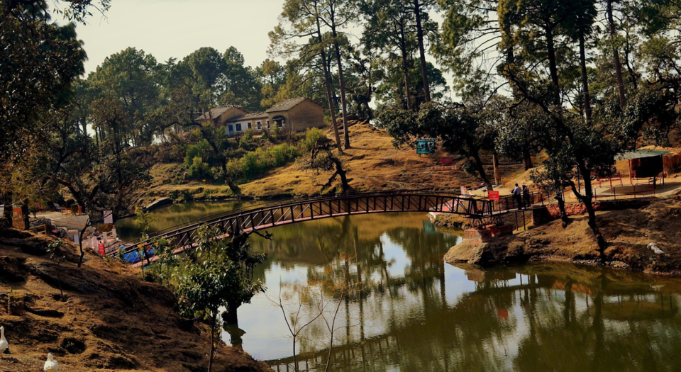 Photo of Bhulla Tal, Lansdowne, Uttarakhand, India by Abhinaw Chauhan