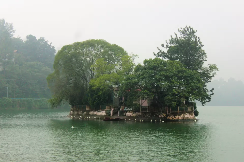 Photo of Bhimtal, Uttarakhand, India by Abhinaw Chauhan