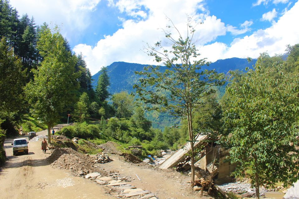 Photo of Jagatsukh, Himachal Pradesh, India by Abhinaw Chauhan