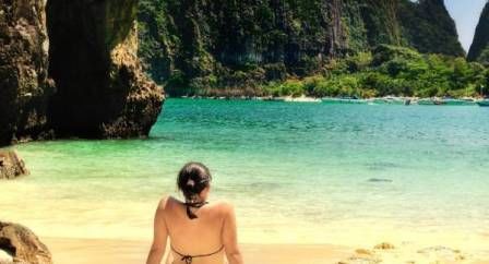 Photo of Why Should every Indian women travel abroad alone, atleast once in their lifetime ? 5/5 by Ritabrata Ghosh
