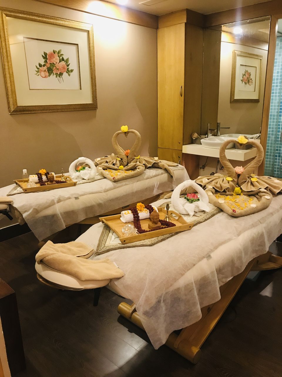 Photo of This year don't just go to Mussoorie, make love to it by staying at this Heritage Hotel by Vidhi Bubna
