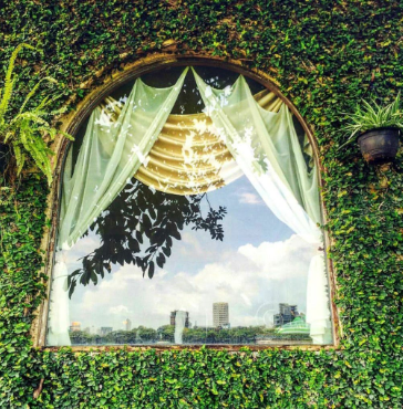 Photo of Watch horses race from the your dining table at this restaurant in South Mumbai while you sip on tea by Vidhi Bubna