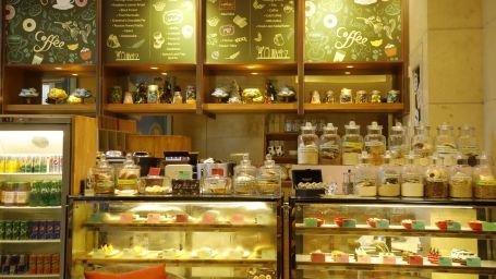 Photo of Want to try restaurants in Delhi, Pride Plaza Hotel has a mix everything you want 4/4 by Vidhi Bubna