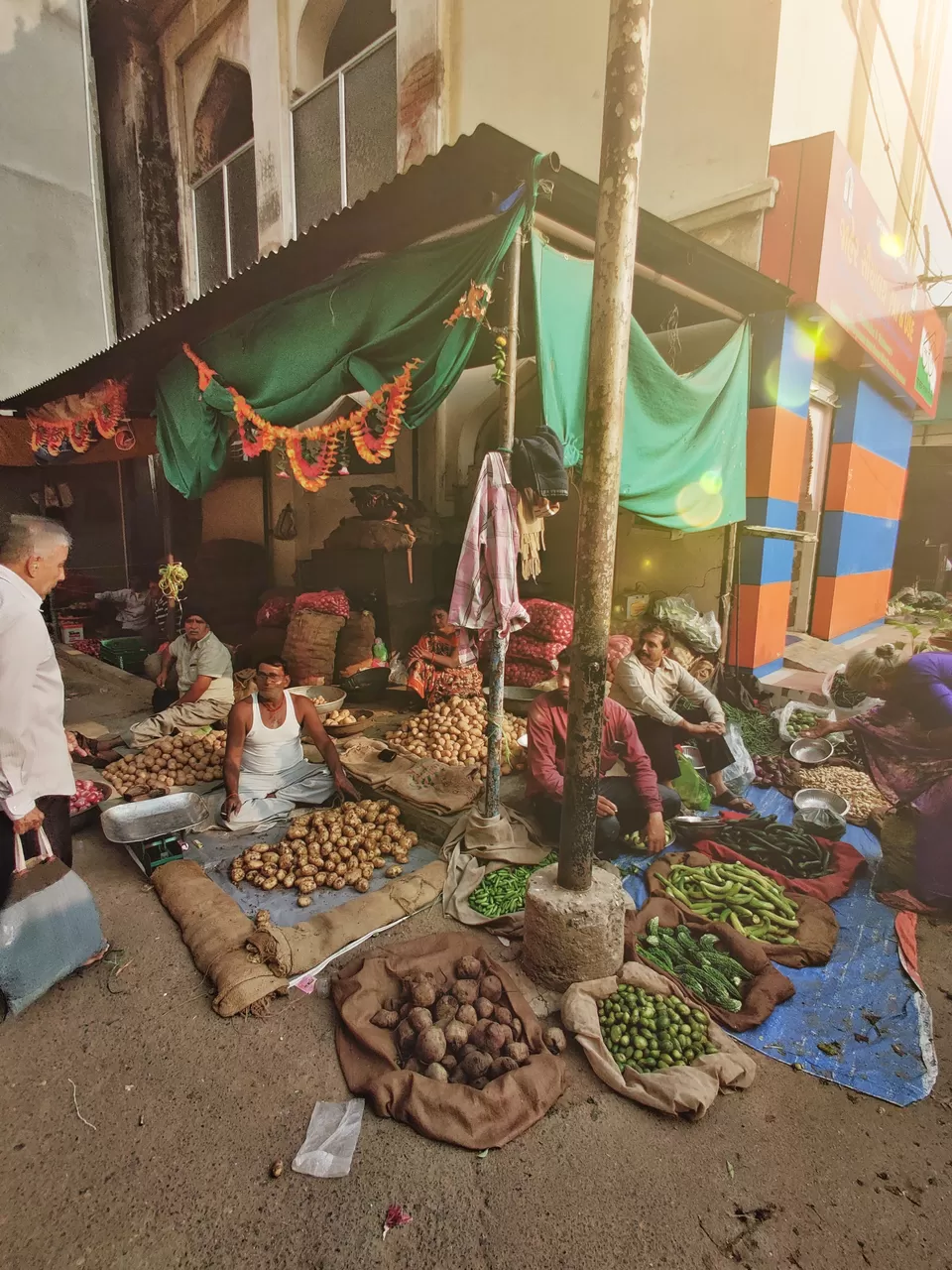 Photo of Khanderao Market Char Rasta, Vadodara, Gujarat, India by Hardik Ataliwala | Travel Photographer