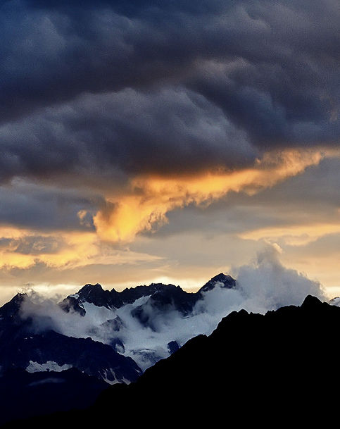 Photo of Sunset on the way to Shrikhand Mahadev, Himachal Pradesh,India 3/3 by janki sata