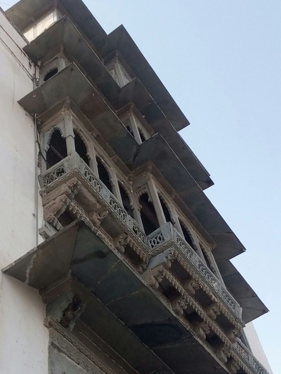 Photo of Monsoon Palace, Sajjan Garh Road, Near Mewar Garh hotel, Udaipur, Rajasthan, India by Tara Singh