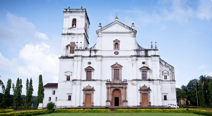Photo of Se Cathedral, Velha, Goa, India by Senneil Gomes