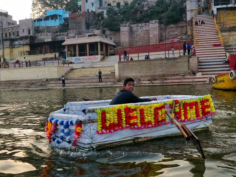 Photo of Ganga River Bank, Ghats of varanasi, Ghasi Tola, Varanasi, Uttar Pradesh, India by Pooja Khandelwal