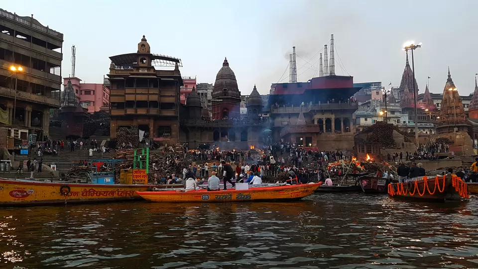 Photo of Manikarnika Ghat, near Lalita Ghat, Ghats of varanasi, Lahori Tola, Varanasi, Uttar Pradesh, India by Pooja Khandelwal