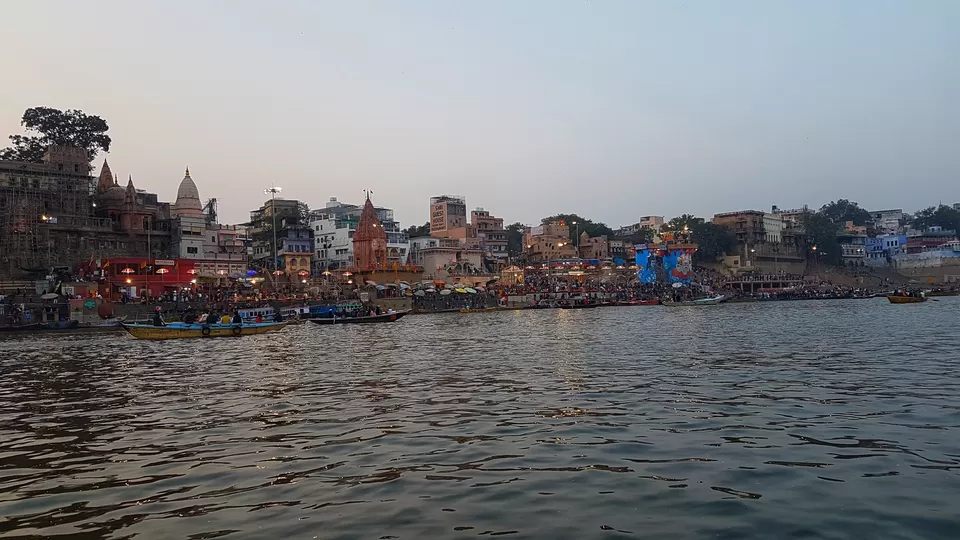 Photo of Manikarnika Ghat, near Lalita Ghat, Ghats of varanasi, Lahori Tola, Varanasi, Uttar Pradesh, India by Pooja Khandelwal