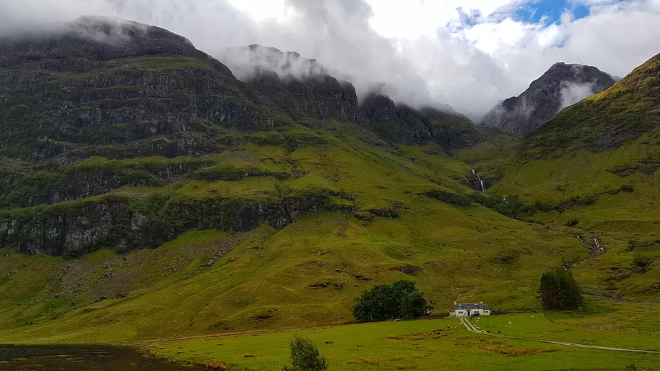 Photo of Loch Achtriochtan, Glencoe, A82, Ballachulish, UK by Pooja Khandelwal