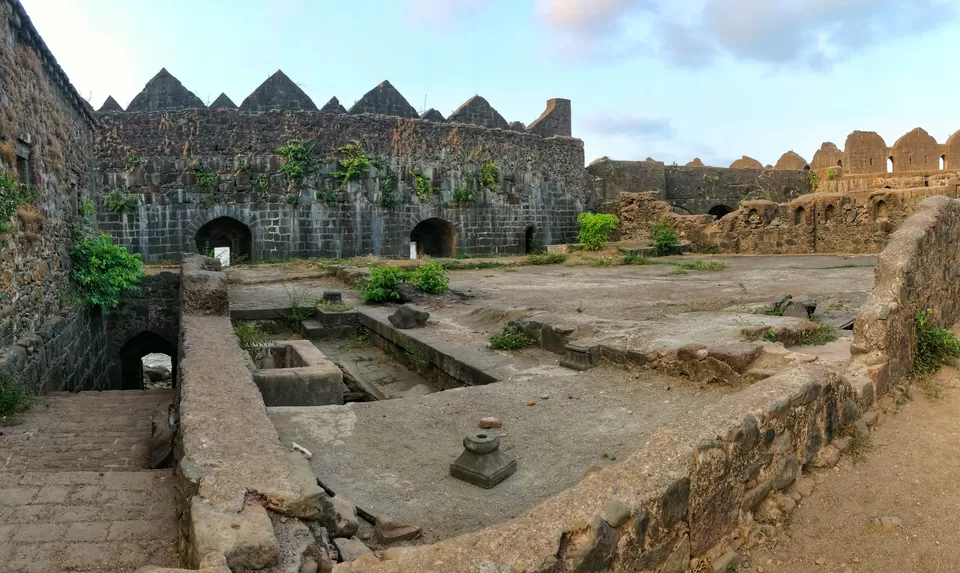 Photo of Murud Janjira Fort, Murud Janjira Fort Boat Route, India by Pooja Khandelwal