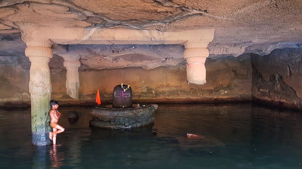 Photo of Kedareshwar Cave, Paachnaichi Vaat Path, Maharashtra, India by Pooja Khandelwal