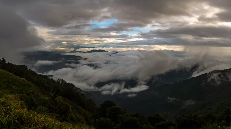 Photo of Tonglu, Singalila Forest, West Bengal by Santanu Das